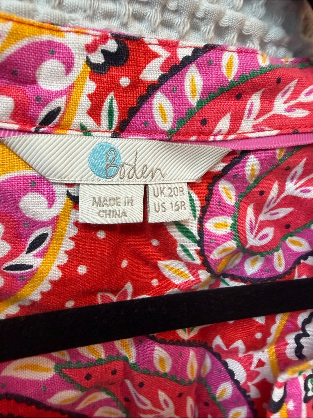 Boden 100% Linen Red Paisley Print Tunic with Pink & Yellow Accents - Picture 5 of 6